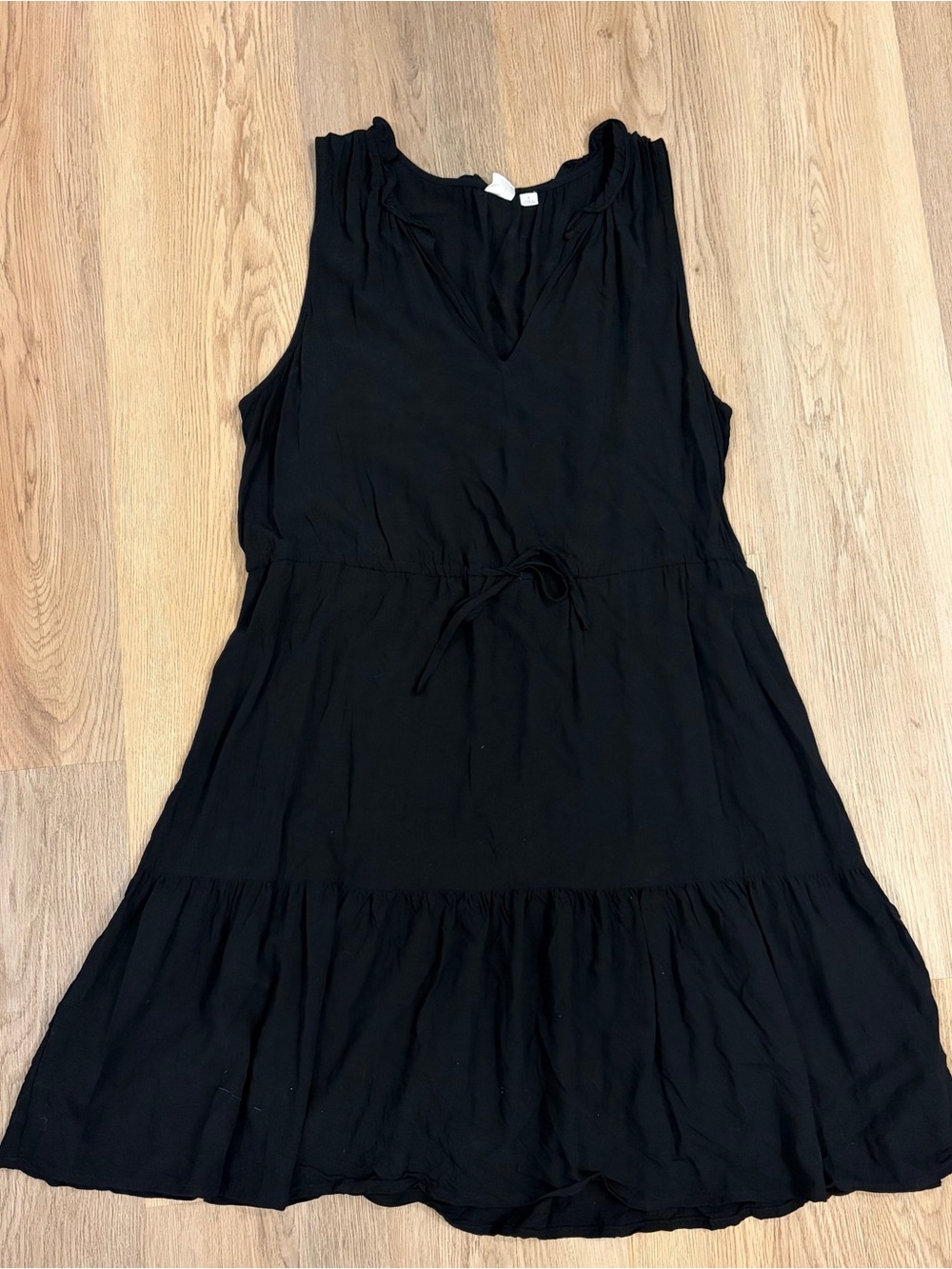 Gap Large Black Sleeveless V-Neck Tie-Waist Tiered Dress